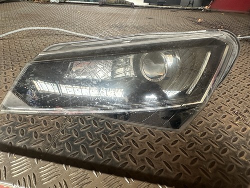 Skoda superb genuine - skoda, hella